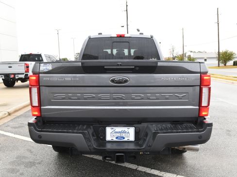 Used 2022 Ford F250 Lariat w/ Black Appearance Package image 14