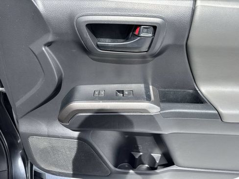 Used 2022 Toyota Tacoma SR5 RWD image 43