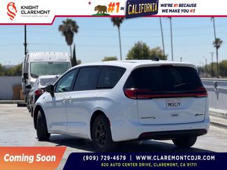 Used 2024 Chrysler Pacifica Limited FWD video 1