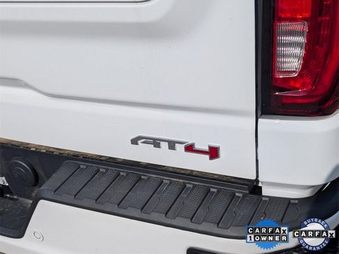 Used 2024 GMC Sierra 1500 AT4 w/ Technology Package image 8