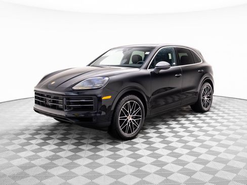 Certified 2025 Porsche Cayenne AWD/4WD image 1