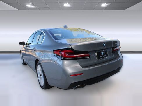 Used 2023 BMW 530i w/ Premium Package image 3