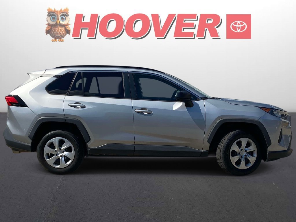 Used 2020 Toyota RAV4 LE AWD/4WD image 2
