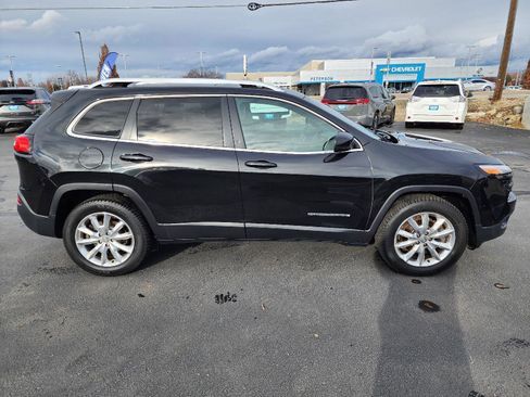 Used 2016 Jeep Cherokee Limited image 4