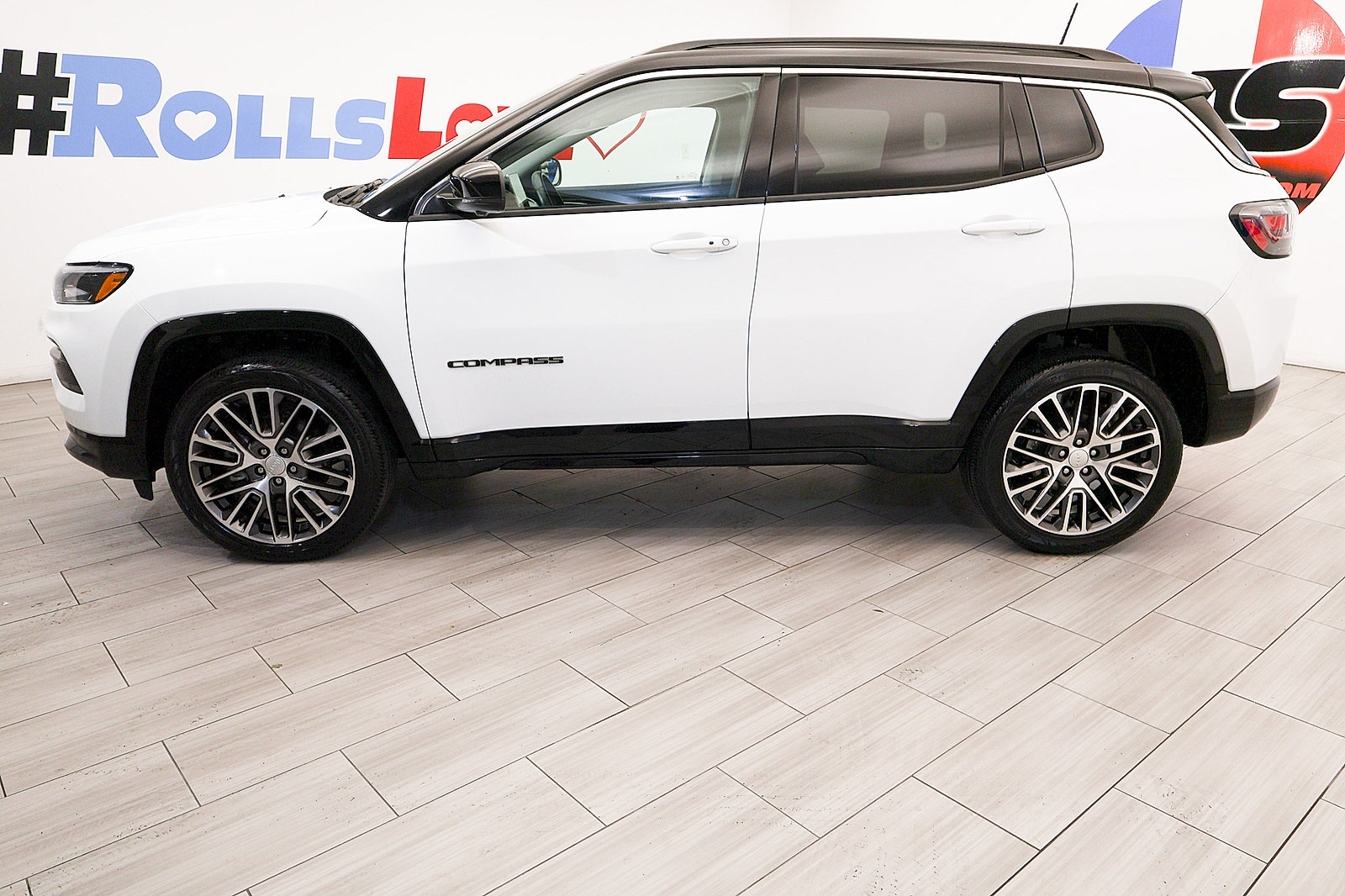 Used 2022 Jeep Compass Limited w/ Elite Group AWD/4WD image 2