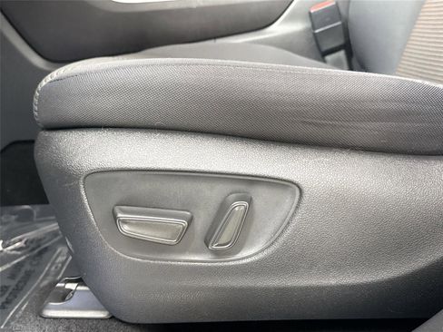 Certified 2022 Toyota Highlander LE image 24