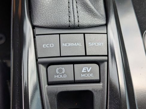 Used 2025 Toyota Camry LE FWD image 19