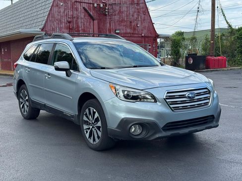 Used 2017 Subaru Outback 2.5i Limited AWD/4WD image 2