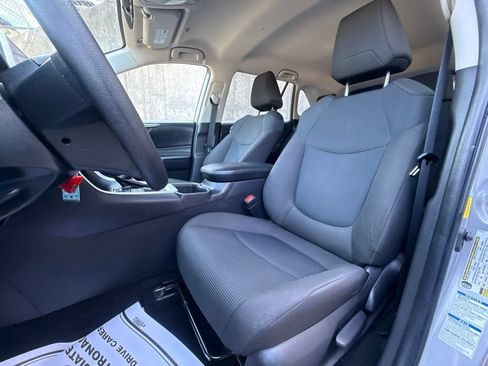 Used 2023 Toyota RAV4 LE AWD/4WD image 15