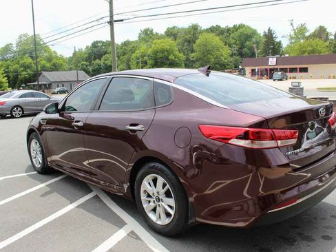 Used 2017 Kia Optima LX w/ Convenience Package FWD image 9