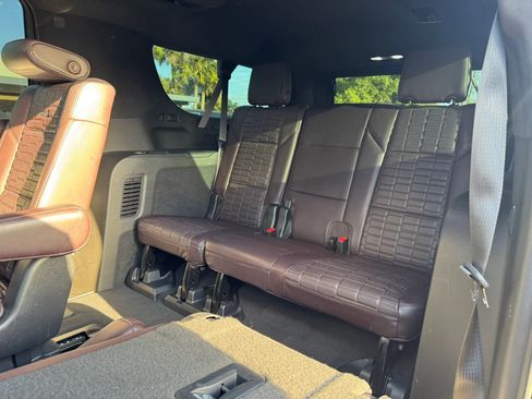 Used 2021 Cadillac Escalade ESV Premium Luxury Platinum RWD image 11