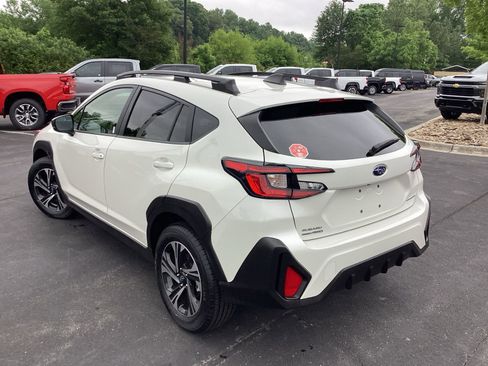 Used 2025 Subaru Crosstrek 2.0i Premium AWD/4WD image 2