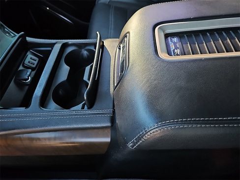 Used 2018 GMC Yukon Denali w/ Denali Ultimate Package image 24