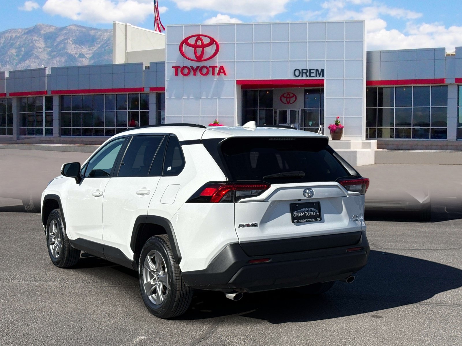 Used 2025 Toyota RAV4 XLE w/ Weather Package AWD/4WD image 6