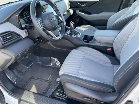 Used 2022 Subaru Outback Premium image 12