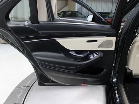 Used 2018 Mercedes-Benz S 450 Sedan image 40