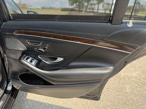 Used 2018 Mercedes-Benz S 560 Sedan image 29