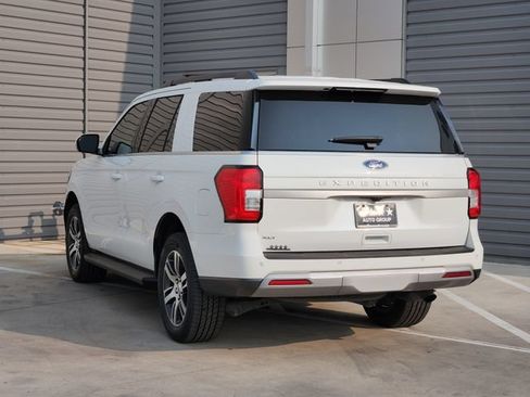 Used 2024 Ford Expedition XLT RWD image 5