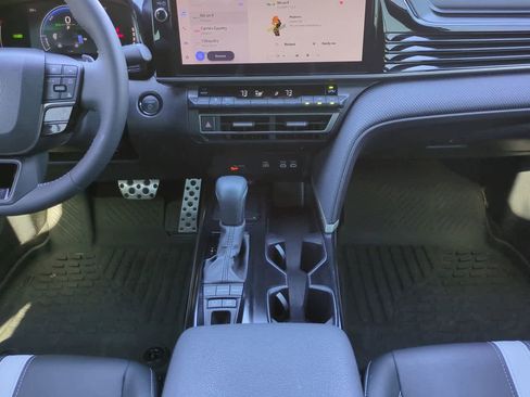 Certified 2025 Toyota Camry SE image 18