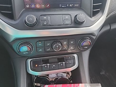 Used 2021 GMC Acadia SLT w/ Elevation Edition image 9