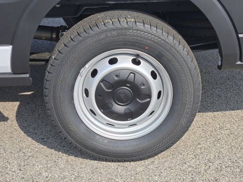 New 2025 Ford Transit 250 148 Medium Roof image 13