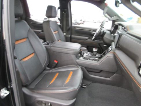 Certified 2025 GMC Sierra 1500 AT4 w/ AT4 Premium Package AWD/4WD image 24