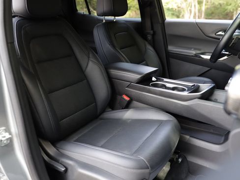Used 2025 Chevrolet Equinox LT w/ Convenience Package II FWD image 31