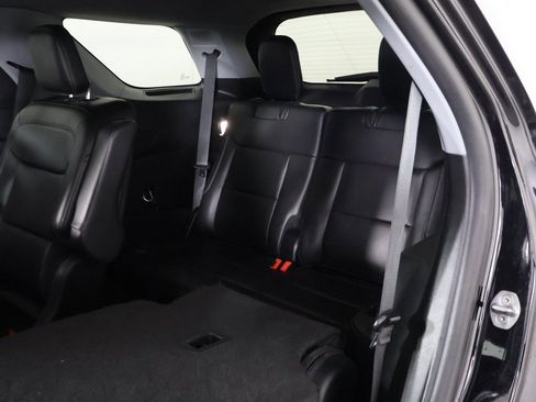 Used 2023 Ford Explorer XLT w/ Equipment Group 202A image 31