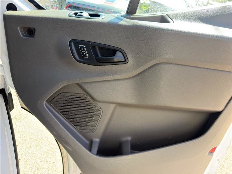 Used 2022 Ford Transit 350 DRW RWD image 19