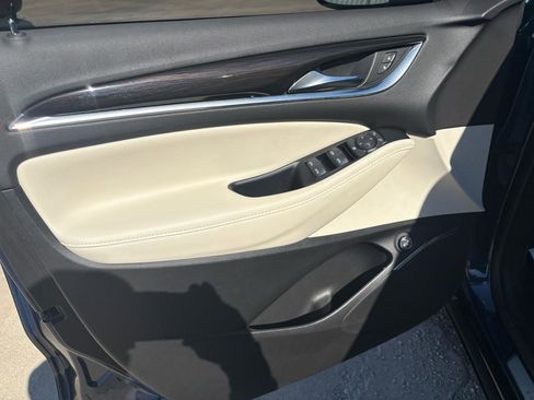 Used 2023 Buick Enclave Essence image 10
