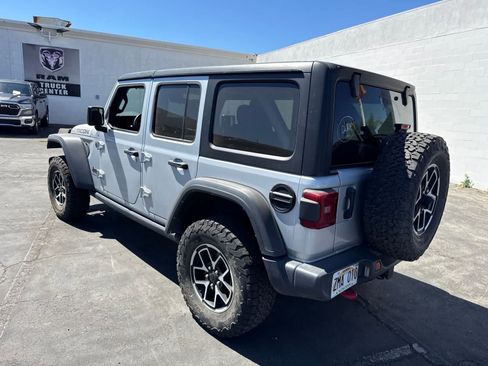 Used 2024 Jeep Wrangler Unlimited Rubicon AWD/4WD image 16