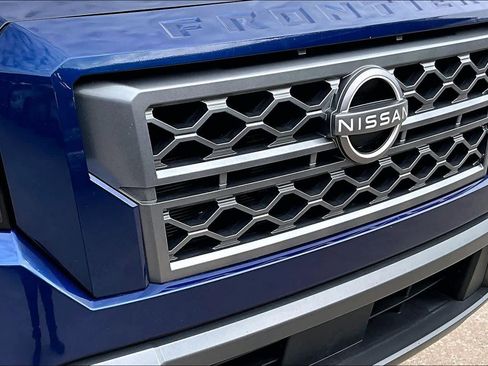 Used 2022 Nissan Frontier SV w/ Technology Package image 26