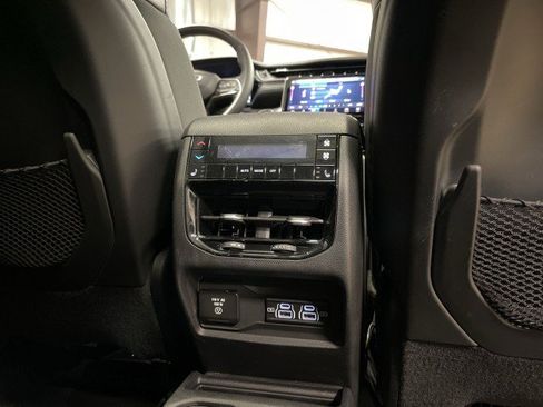 Used 2021 Jeep Grand Cherokee L Limited AWD/4WD image 33