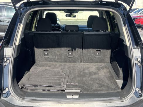Used 2023 Nissan Rogue SV FWD image 12