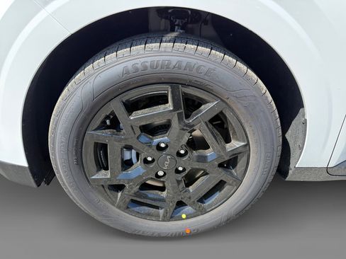 New 2026 Kia Carnival SX image 9