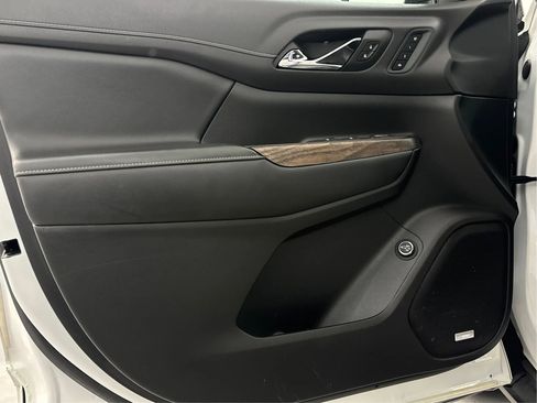 Used 2020 GMC Acadia Denali w/ Denali Ultimate Package image 26