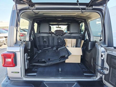 Used 2021 Jeep Wrangler Unlimited Rubicon image 16