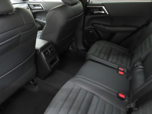 New 2026 Mitsubishi Outlander SE AWD/4WD image 21