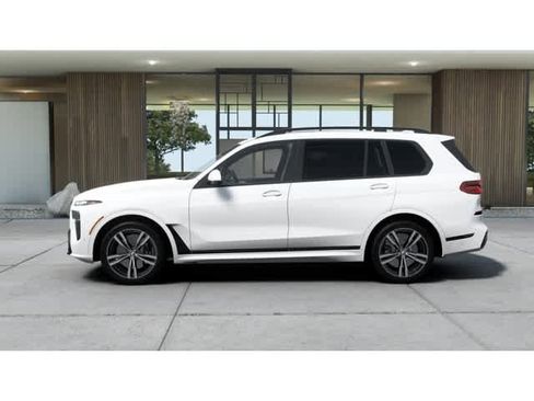 New 2026 BMW X7 M60i image 4