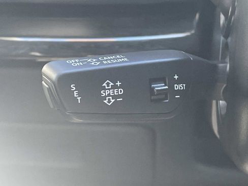 Used 2022 Audi Q8 Premium Plus image 26