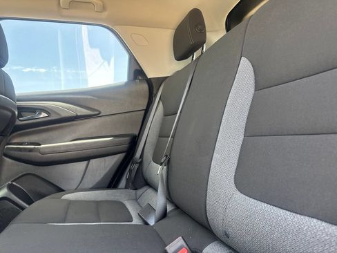 Used 2022 Chevrolet TrailBlazer LT w/ Confidence II Package FWD image 35