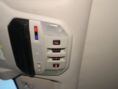 Used 2019 Subaru Ascent Touring image 29