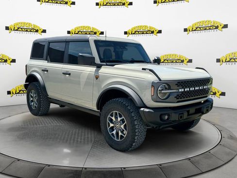 New 2025 Ford Bronco Badlands image 8