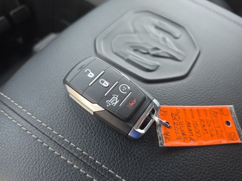 Used 2026 RAM 1500 Laramie AWD/4WD image 37