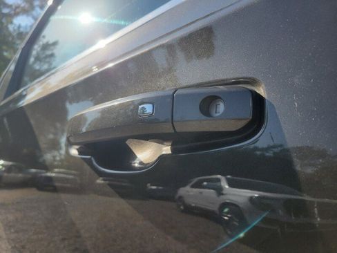 Used 2021 Chevrolet Tahoe LS RWD image 6