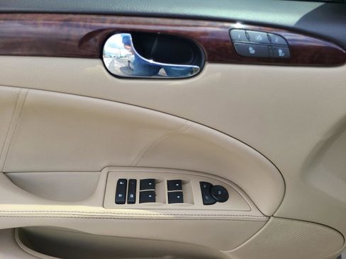 Used 2010 Buick Lucerne CXL w/ Driver Confidence Package FWD image 10
