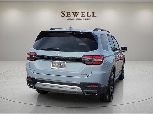 Used 2024 Honda Pilot Elite image 5