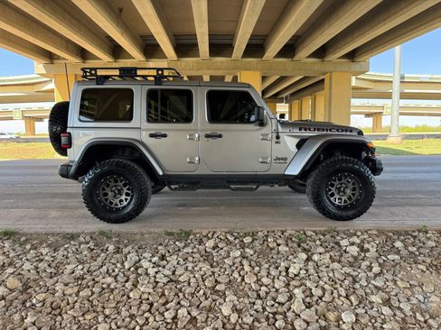 Used 2020 Jeep Wrangler Unlimited Rubicon image 2