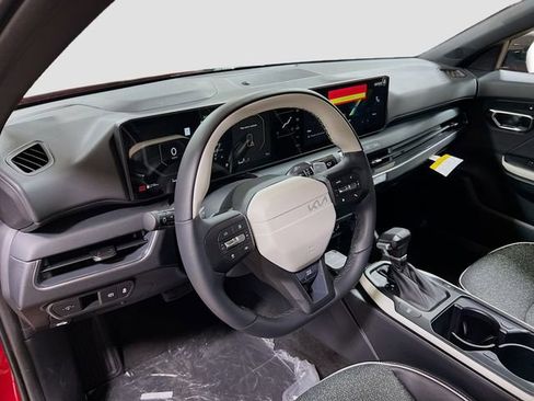 New 2025 Kia K4 GT-Line image 9