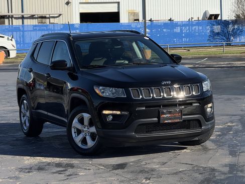 Used 2020 Jeep Compass Latitude image 3